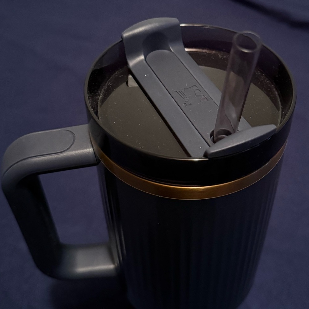 Stanley - Picture 3 of 3